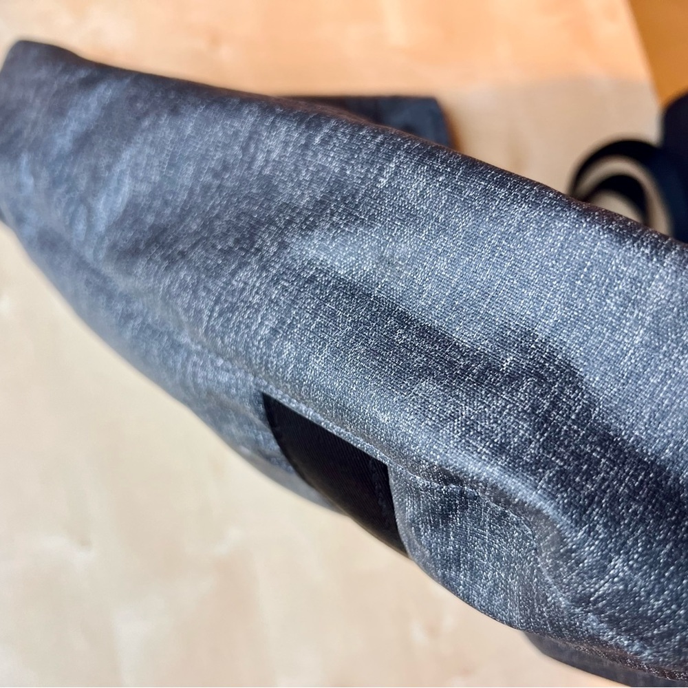 Aruna Aamina Yoga Tote in Charcoal with red lining gym bag beach bag - Picture 9 of 10